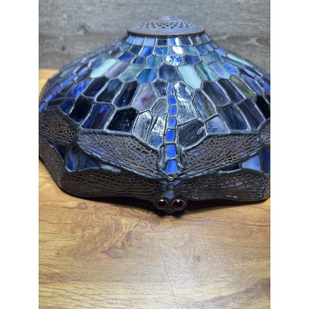 Quoizel collection Dragonfly Stained Glass Lamp Shade 15.5x6.5” - Picture 5 of 11
